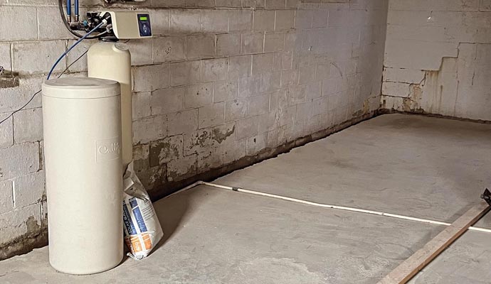 Cracks on foundation wall