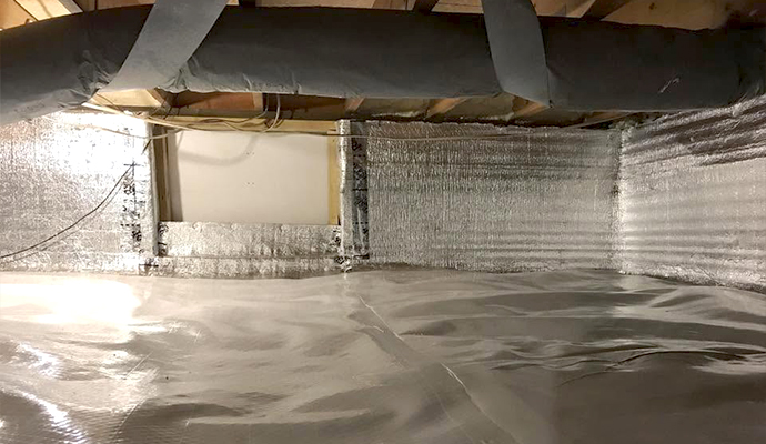 Crawl space with reflective wall insulation